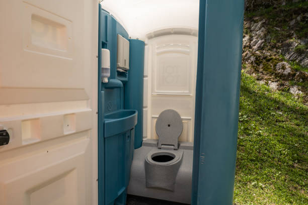 Best Portable bathroom rental  in West, TX